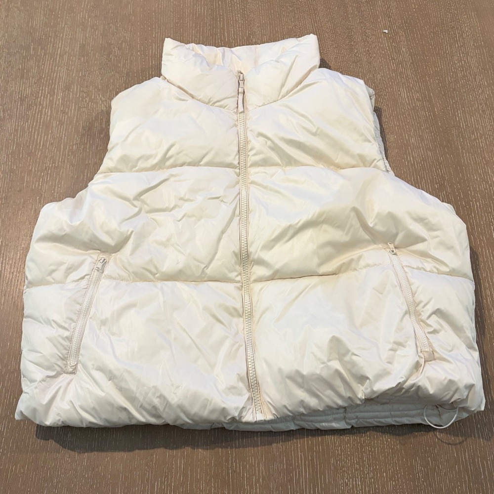 Old Navy Women's XXL Ivory White Puffer Vest Full Zip Recycled Winter Jacket
